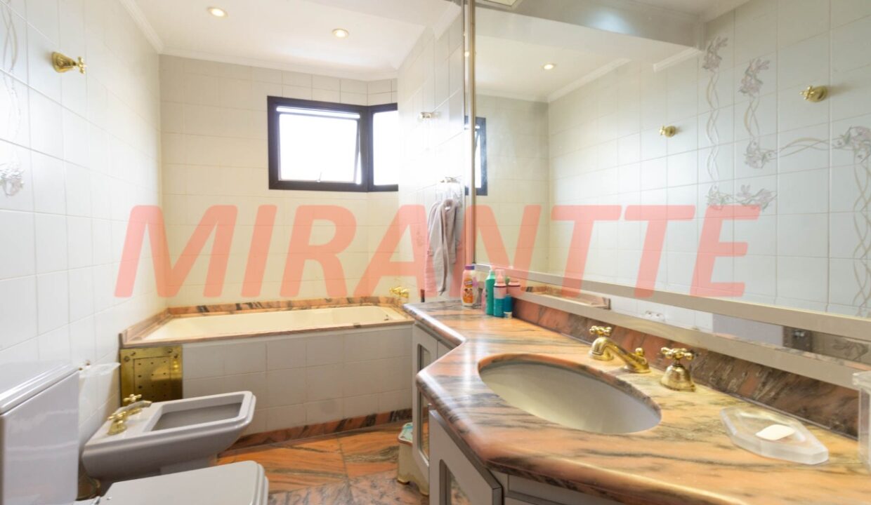 b6e3b29d124a0e5b6a1f5006a36467f9