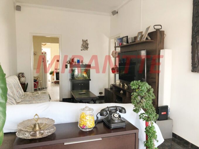 Sobrado de 275m² com 4 quartos em Água Fria