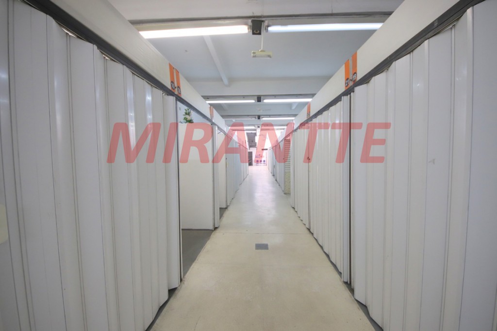 Comercial de 780m² em Santana