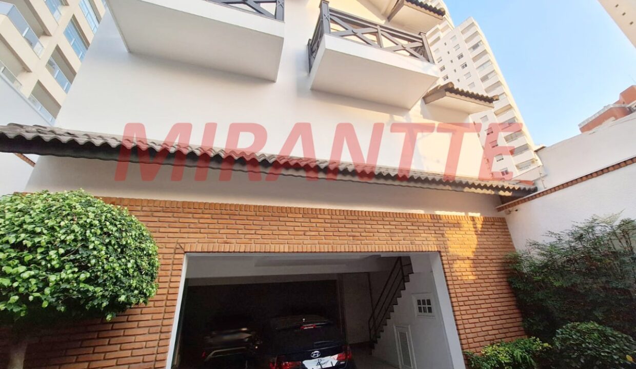 32d8257349d727ff6b68d6a1b7e6f983