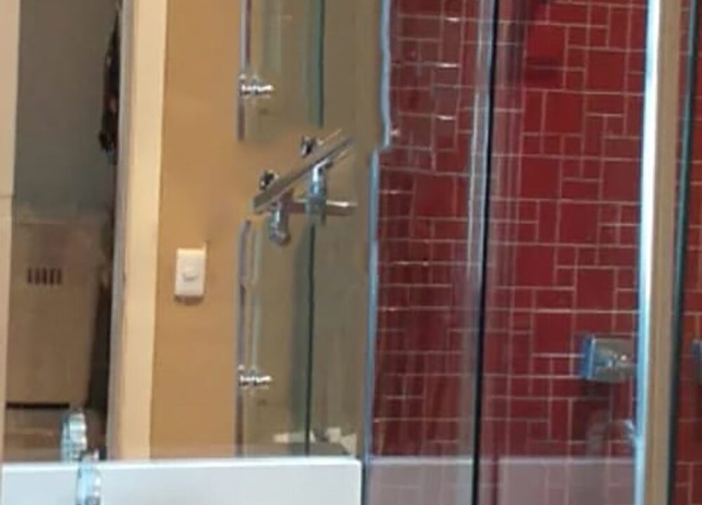 4306c42f319a25faf2ce5e55be94927b