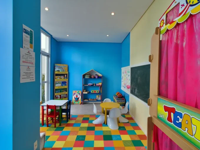 Apartamento com 3 Quartos e 2 banheiros à Venda, 66 m² por R$ 570.000