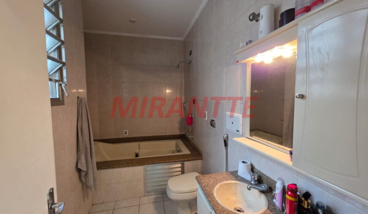 95c0b3a6acbf0733e11faa8a1e94edef