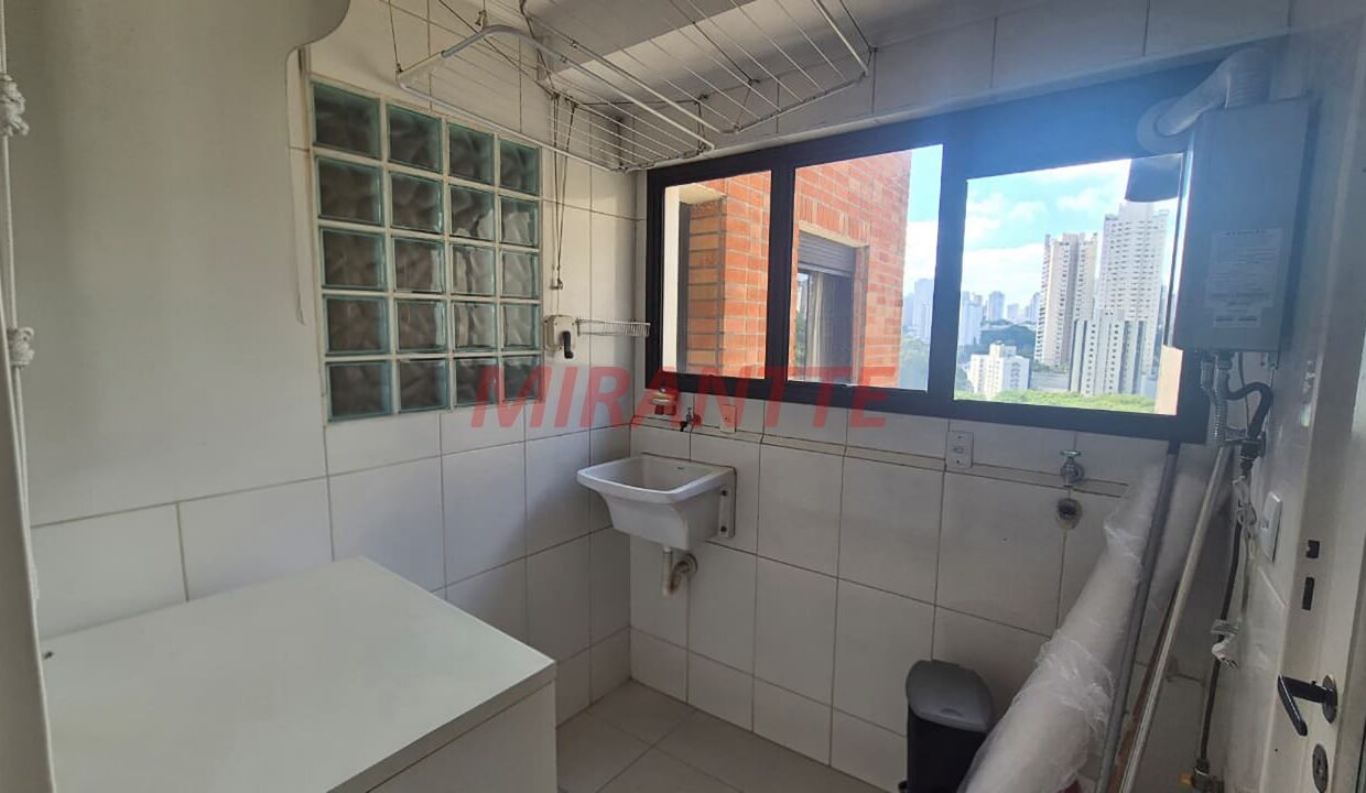 af053d3a0aea03d370a62973f578595f