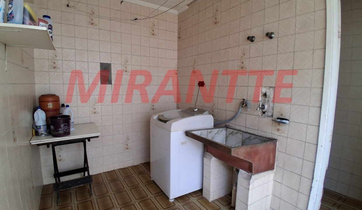 f471a703293b7141ac46848496918d2c