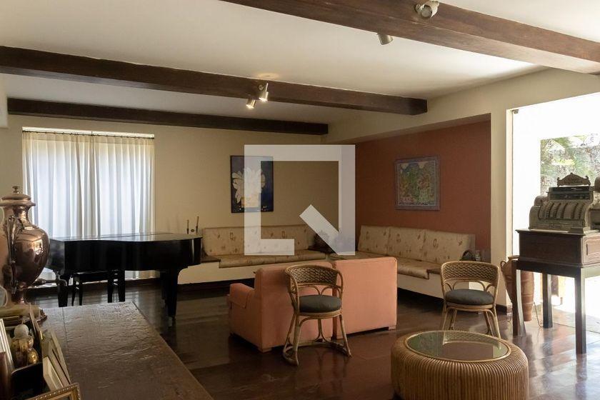 Casa à Venda – Vila Madalena, 5 Quartos, 400 m² – São Paulo
