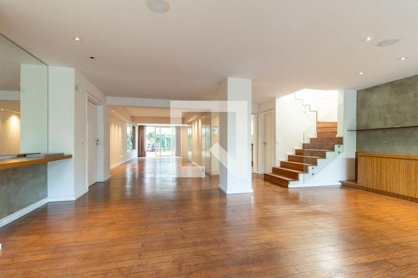 Casa à Venda – Jardim Paulista, 3 Quartos, 412 m² – São Paulo