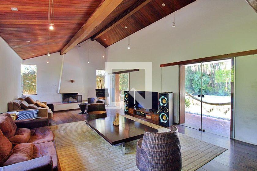 Casa à Venda – Morumbi, 4 Quartos, 650 m² – São Paulo