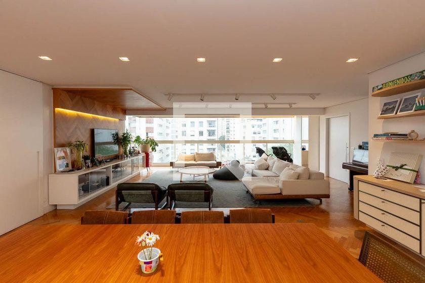 Apartamento à Venda – Santa Cecília, 4 Quartos, 240 m² – São Paulo
