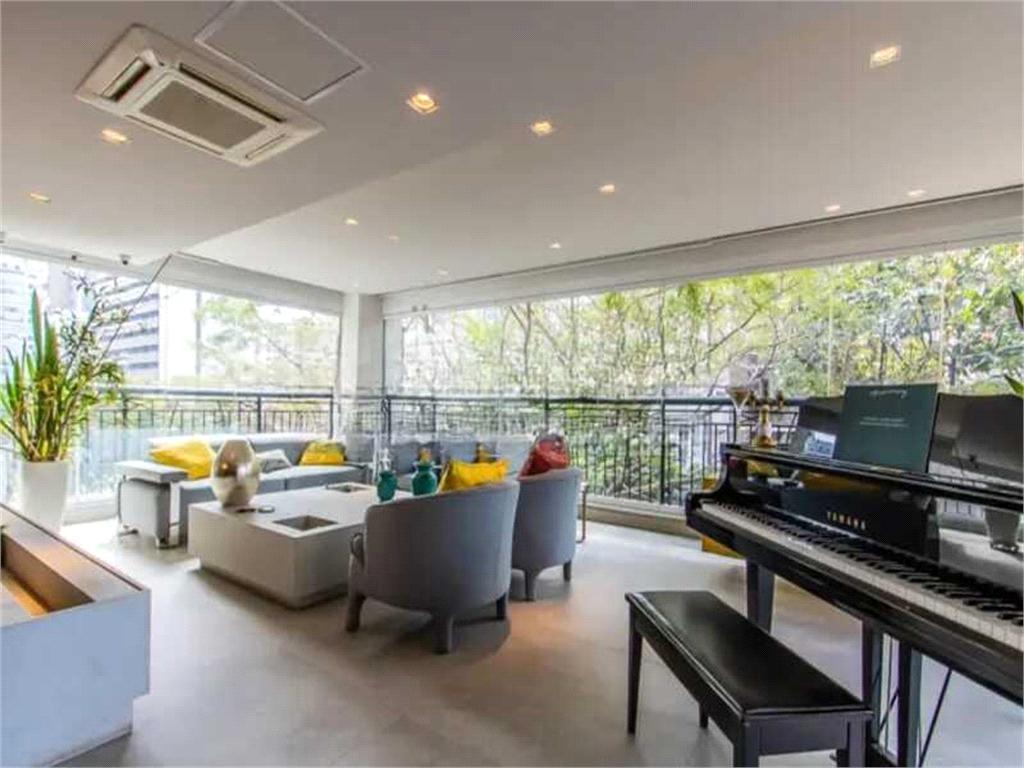 Imoveis – em Moema