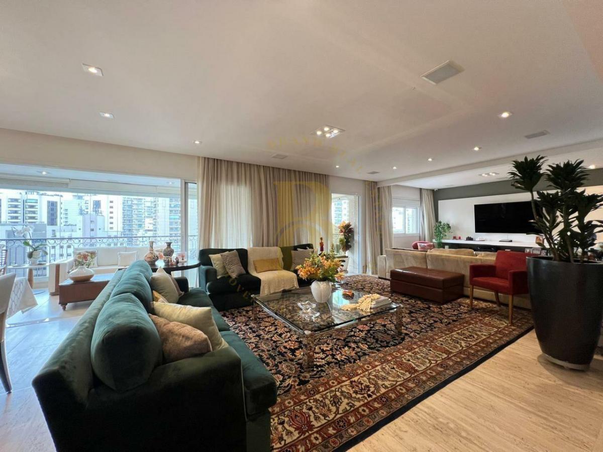 Apartamento á venda com 298m²,3 suítes e 5 vagas no bairro Vila Nova Conceição.
