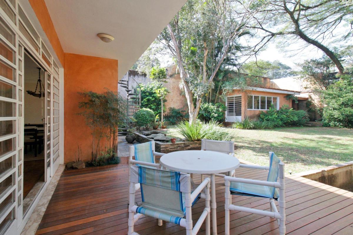 Casa à venda – em Brooklin Velho