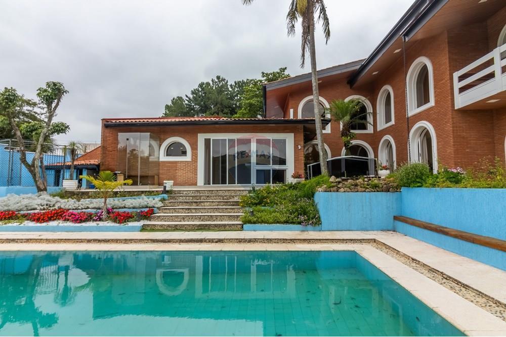 Casa de Alto Padrão no Morumbi com Lazer Completo em Estilo Resort e 4 Suítes